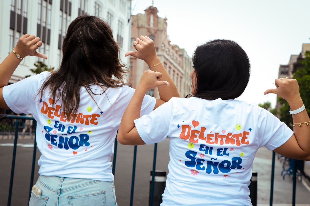 Camiseta "Deleitate en el Senor" - Blanco, ambos lados